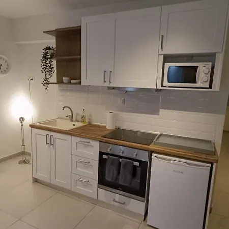 Apartment Nitro Center Self-care - Solunikus - Self Tidying - Washing - Pay Less Longer Thessaloniki