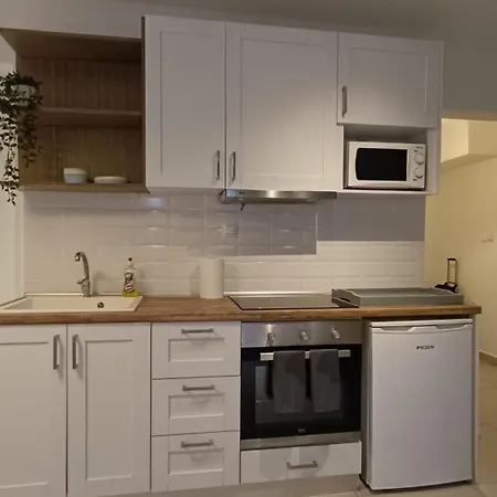 Apartment Nitro Center Self-care - Solunikus - Self Tidying - Washing - Pay Less Longer Thessaloniki