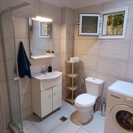 Apartment Nitro Center Self-care - Solunikus - Self Tidying - Washing - Pay Less Longer *
